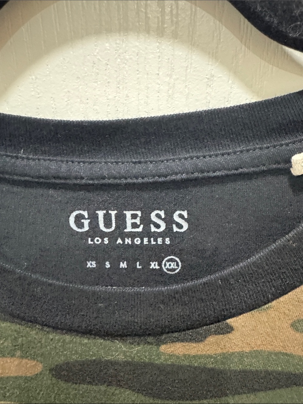 Guess Los Angeles Camo Embroidered Logo Tee XXL - Picture 2 of 6